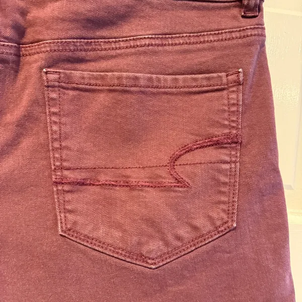 American Eagle‎ Outfitters Hi-Rise Super Stretch Burgundy Red Shortie Shorts 10 - Image 4