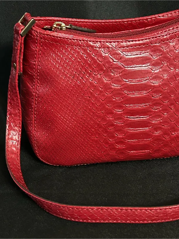 Liz Claiborne Scarlet Red Embossed Snake-Effect Crossbody Bag Purse - Image 3