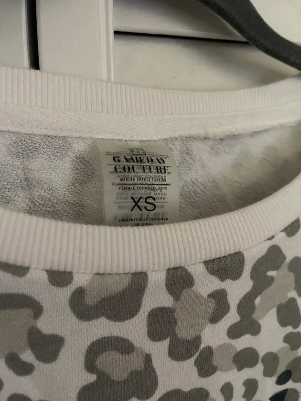 Quinnipiac Crewneck Size XS - Image 2