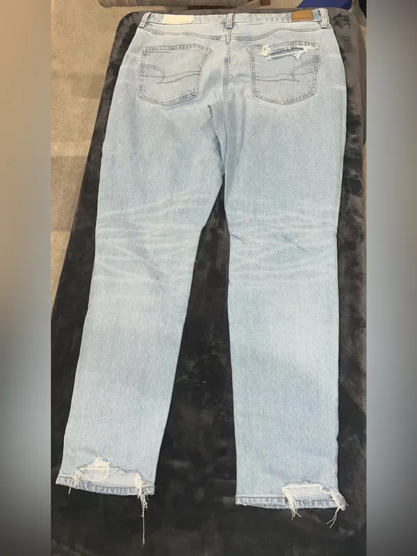 American Eagle Curvy '90s Skinny Jean in Stretch Ripped Destroyed Light Wash - Image 8