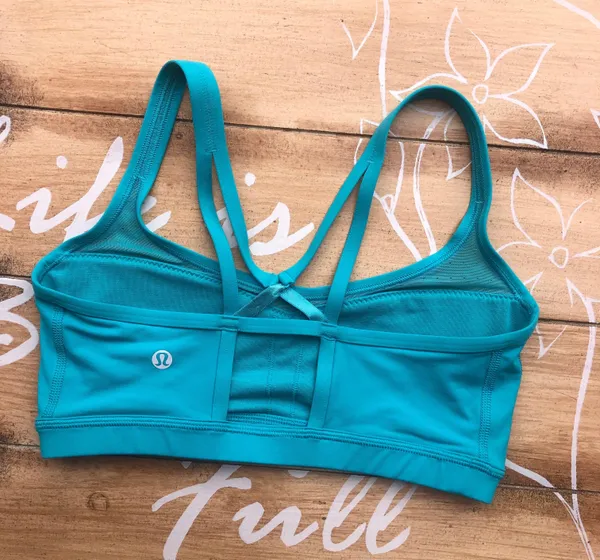 Lululemon Aqua Blue Sports Bra Size 6 - Image 4