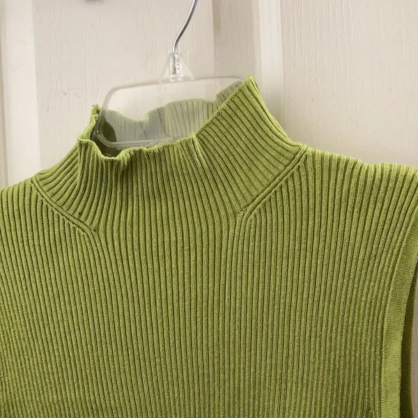 FINAL MARKDOWN Investments ribbed sleeveless top large - Image 3