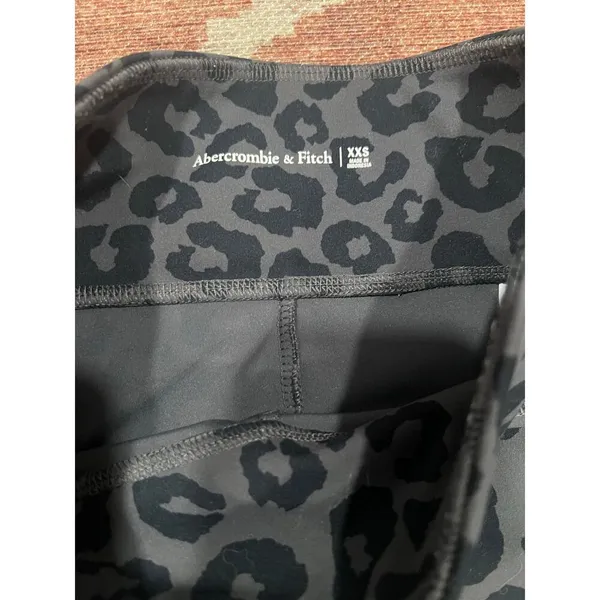 Abercrombie & Fitch XXS Cheetah print High Waisted Leggings Gray Black - Image 3