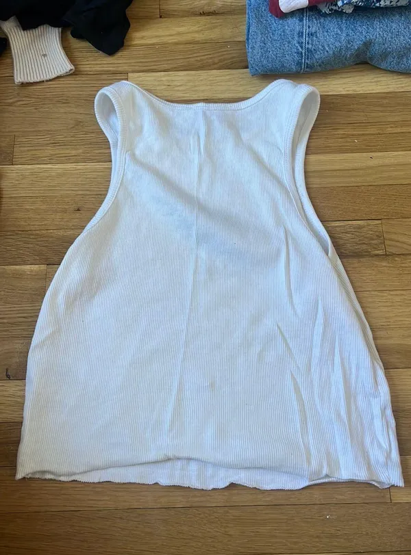 Adika Cherub Embroidery Tank Top - Image 2