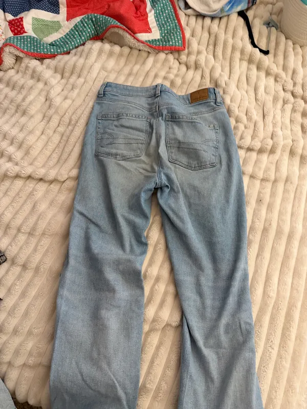 American Eagle Ripped Straight Leg Jeans Mom - Image 5