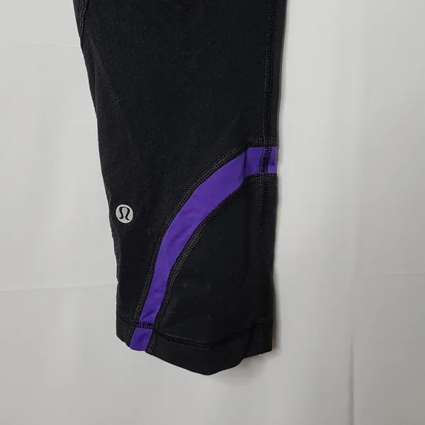 Lululemon black legging capri slip on workout sz 8 - Image 6