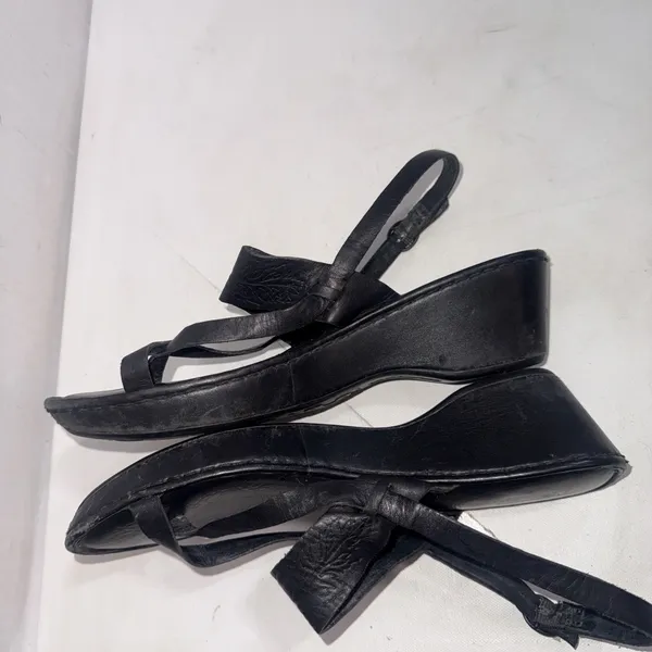 Born Leather Classic Minimalist Boho Wedge Heel Black Strappy Sandals Size 9 - Image 4