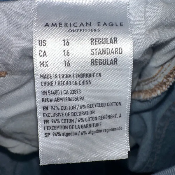 American Eagle Outfitters Mom Jeans High‎ Rise "blown out blue" Wash Size 16 - Image 4