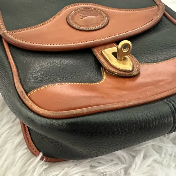 Dooney & Bourke Vintage Black Pebbled Leather Tan Trim Crossbody Bag‎ - Image 5