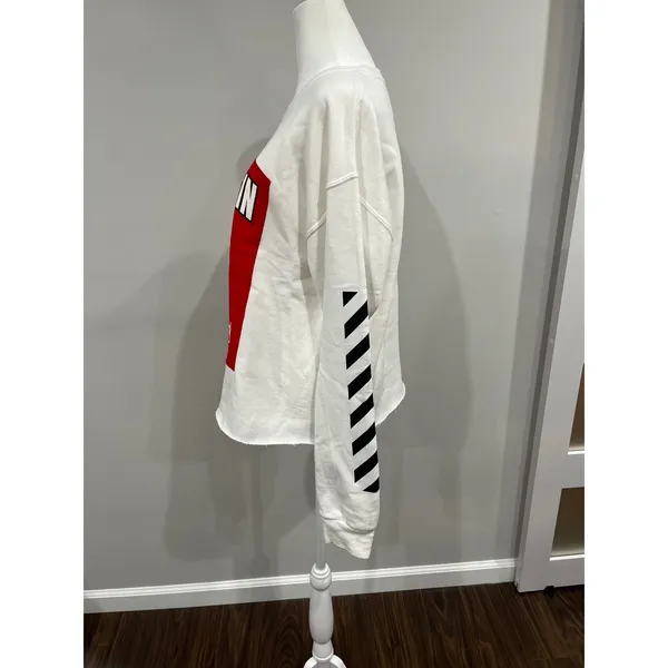 Totally Hype Wisconsin Badgers White Graphic Raw Hem Sweatshirt‎ Womens Medium - Image 4