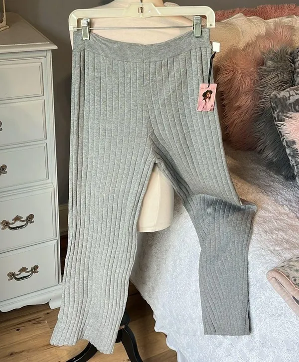 Gray Sweater Pants Comfy Ribbed New Size M - Image 5