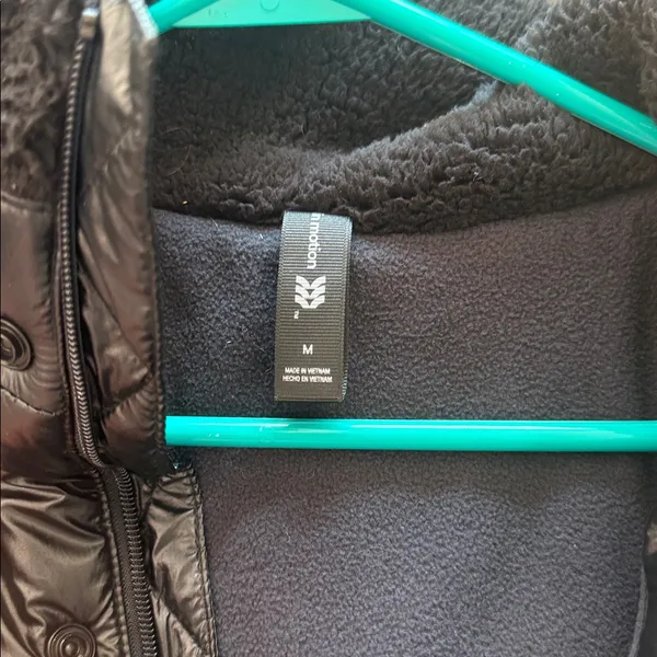 All in Motion Black Puffer Jacket - Image 3