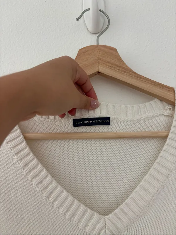 Brandy Melville white v neck sweater - Image 4