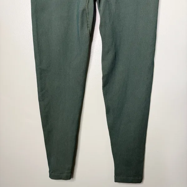 Outdoor Voices Seamless Ribbed 7/8 Length Leggings Green Women’s Size Large - Image 7