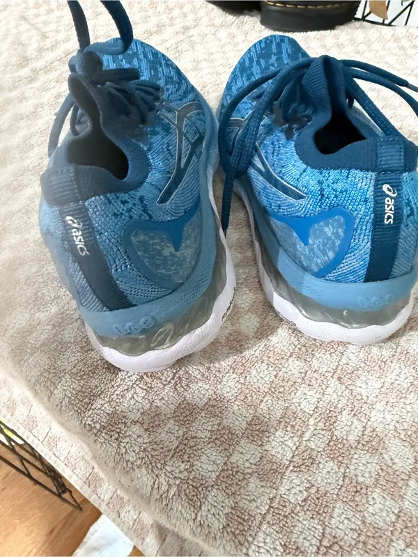 ASICS gel nimbus 23 sz 10 - Image 6