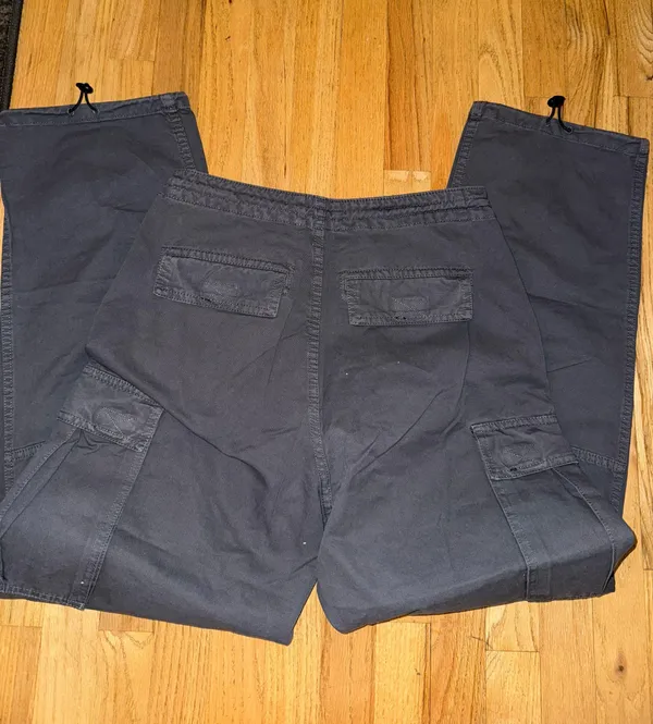 Brandy Melville Low Rise Cargos - Image 5