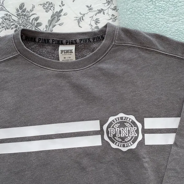 PINK Victoria’s Secret Gray Crewneck - Image 4