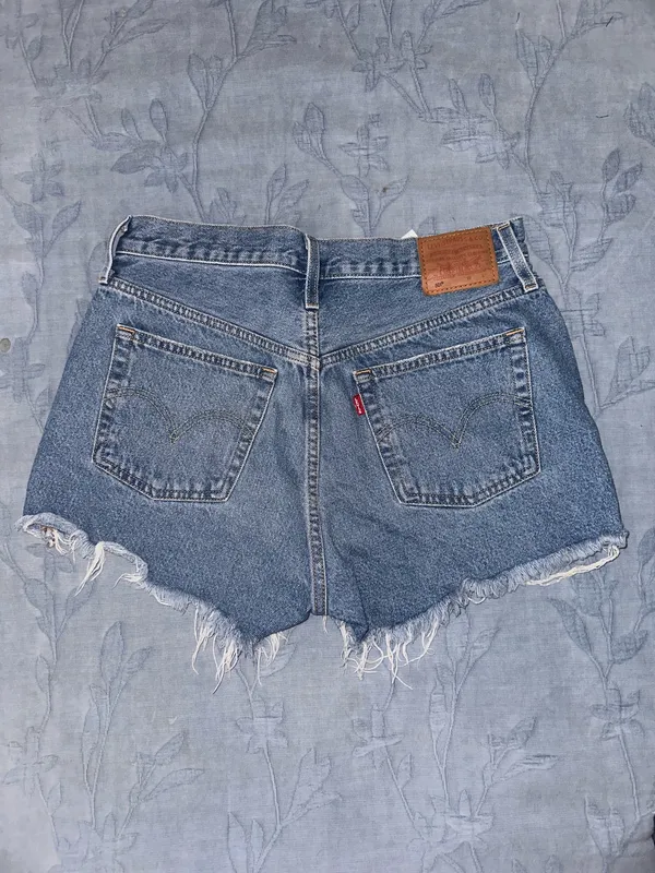 Levi’s 501 Denim Shorts Medium Wash - Image 3