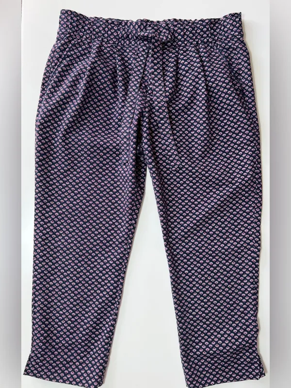 Gap Cropped Paperbag Waist Pants Navy Print Tie Waist Size 8 Capri - Image 2