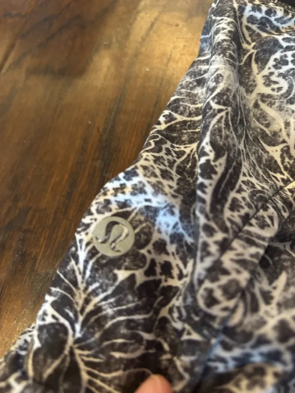 Lululemon Speed Up Shorts 4" - Image 4