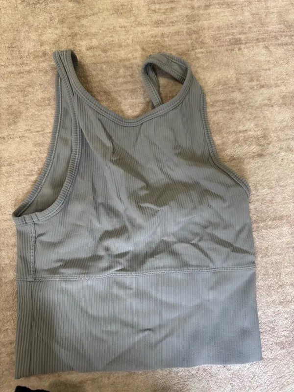 lululemon power pivot tank top size 2 - Image 5