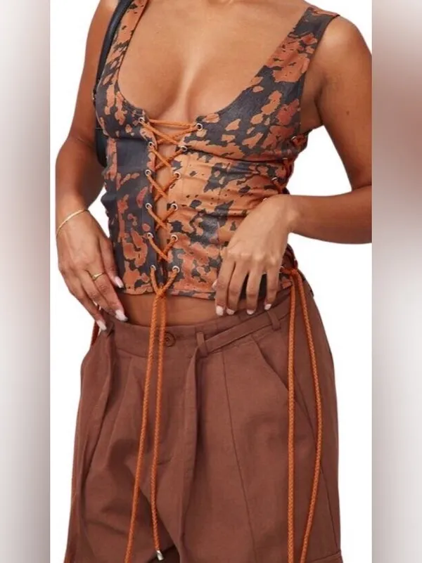 Pretty Little Thing Brown Printed Woven Lace Up Tank NWT Size 12 - Image 3