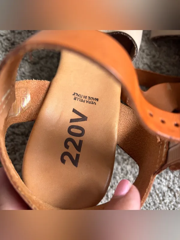 220V Italian Leather Beige Nubuck Wood Wedge Sandals Size 41 Beautiful 220V - Image 10