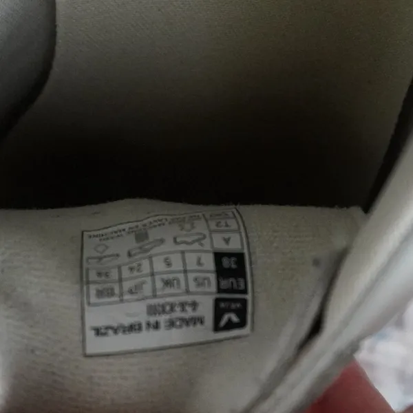 Veja Esplar Low Top Sneakers - Image 4