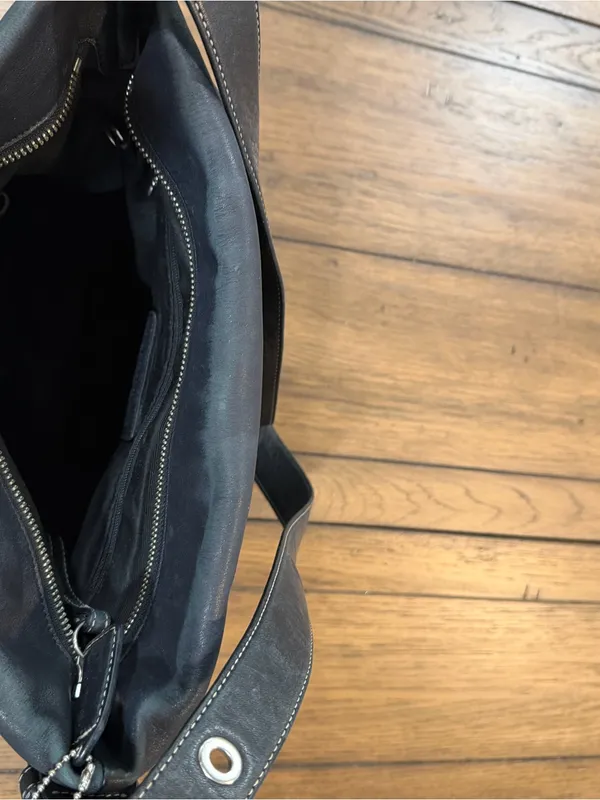 Coach Black Leather Shoulder Bag with Silver Hardware - Image 6