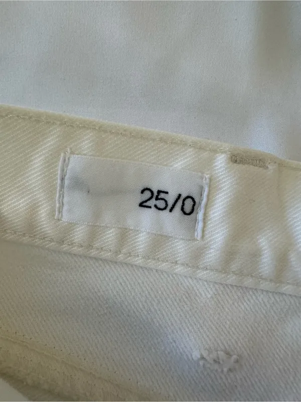 GAP White Button-Front Denim Shorts - Image 2