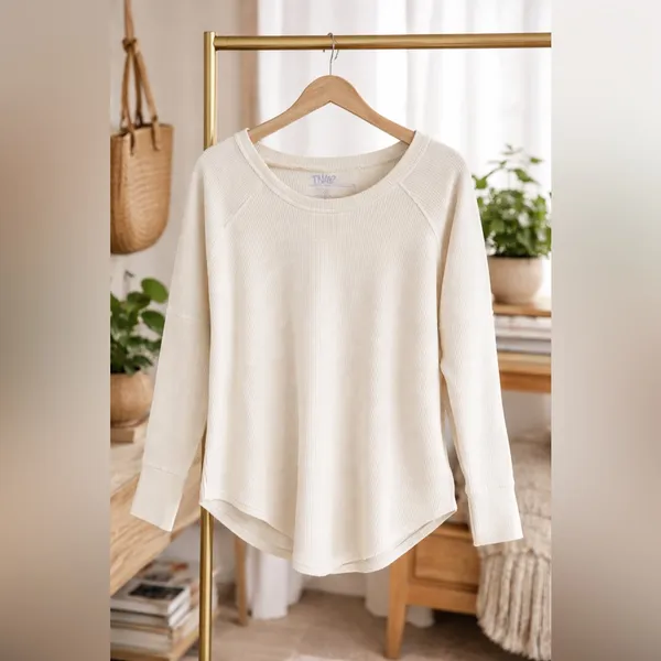 Aritzia TNA Alder Waffle Knit Thermal Long Sleeve Top Cream Relaxed Fit Sz Small - Image 2
