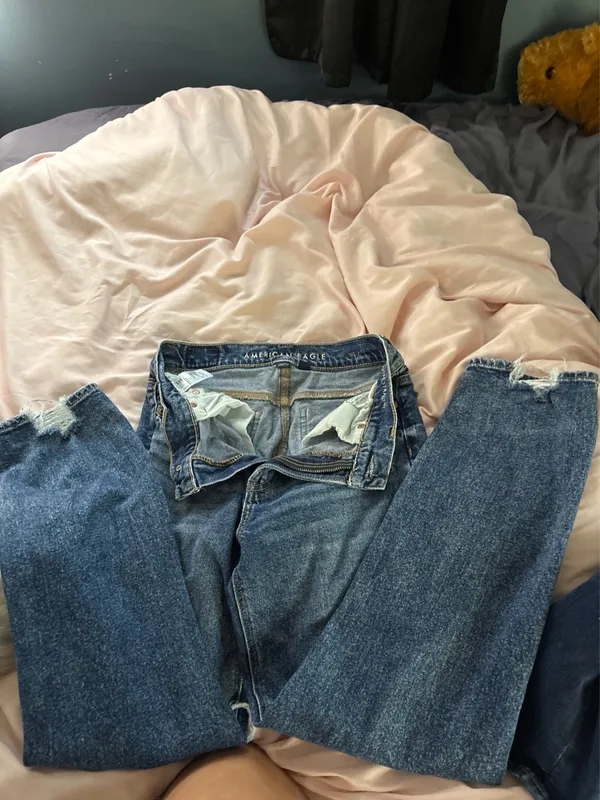 American Eagle Jeans Mom Ripped High-Rise - Image 2