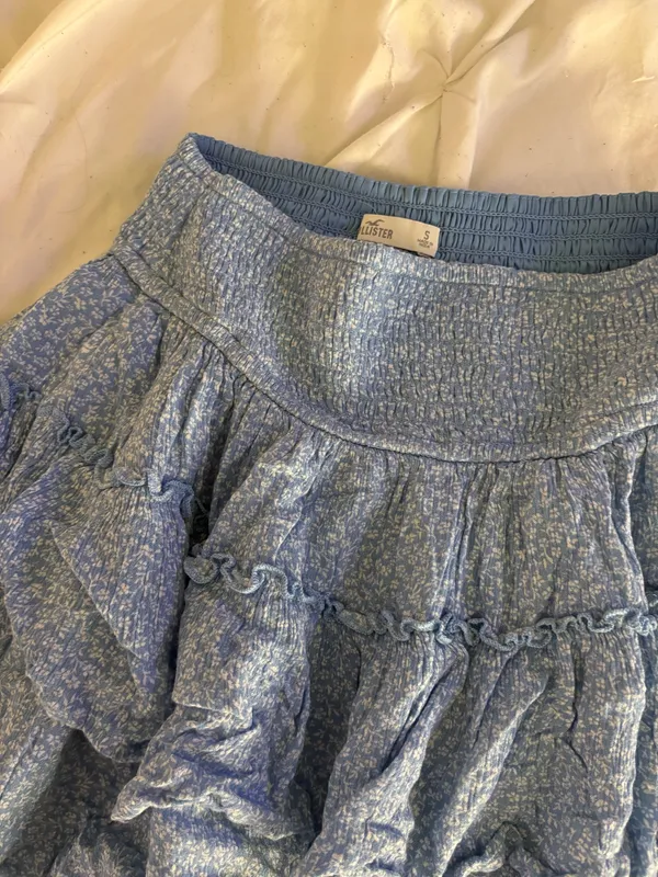 Hollister Floral Mini Skirt - Image 3