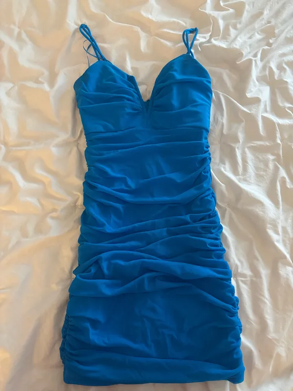 Tight blue homecoming dress - Image 2