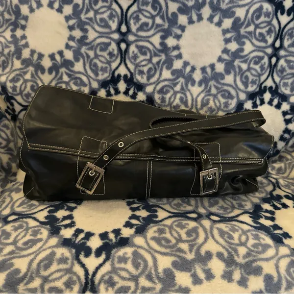 Kenneth Cole Reaction Black Leather Purse - Image 3