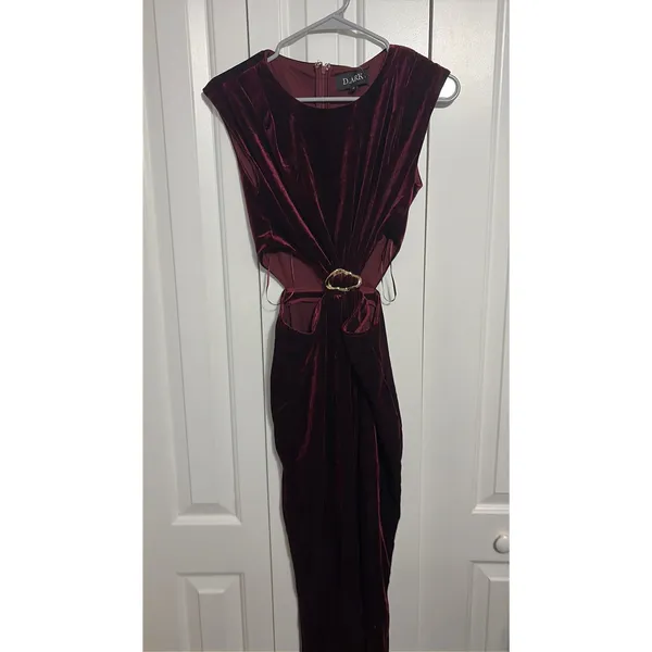 D.ARK Dress Velvet Cutout Burgundy Gold Hardware Midi M NWOT Aesthetic - Image 3