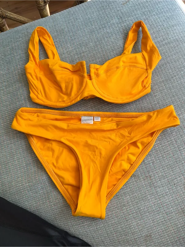 NWT L*Space Camellia bikini set mango orange extra small - Image 2