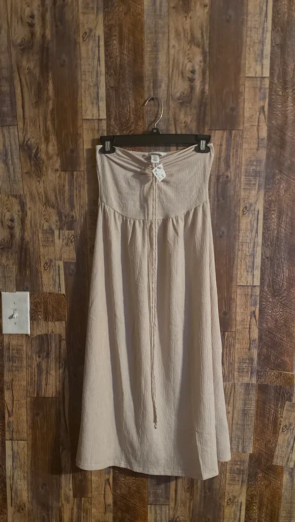 NWT H & M women's sleeveless/ strapless summer dress beige size xs - Image 4