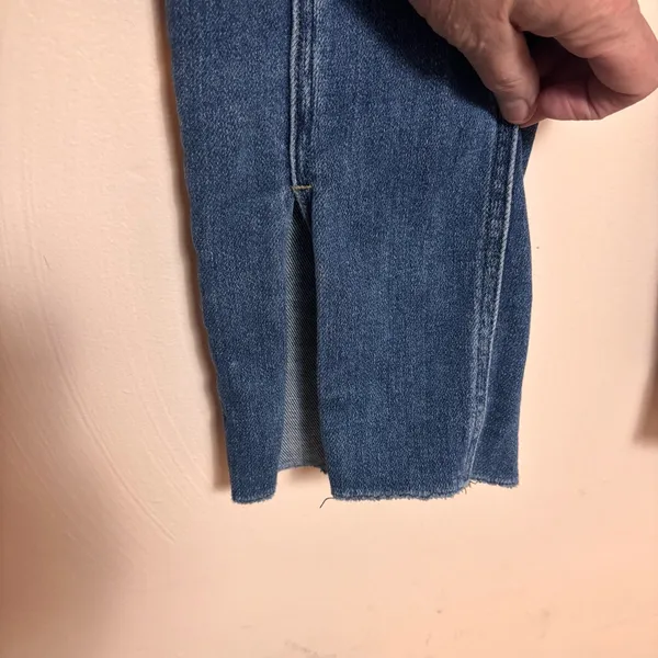 Vervet Women’s Jeans Front Slit Ankle Jean Center Seam Blue‎ 2% Spandex Size 28 - Image 3