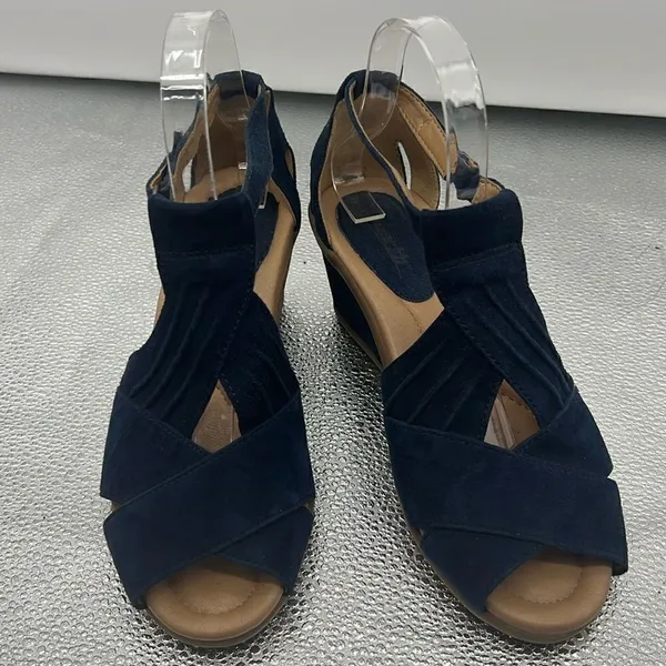 Earth Curvet navy wide wedge sandal size 7D - Image 4