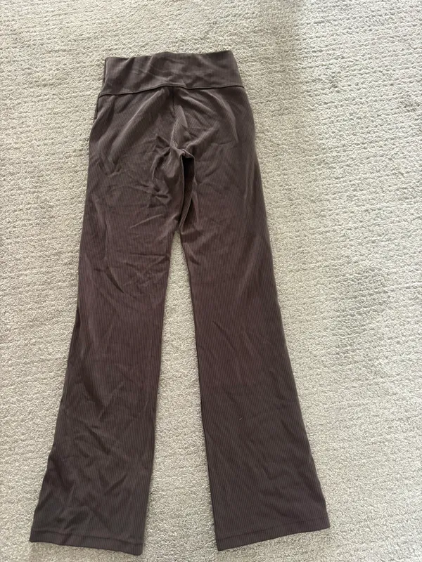 Lululemon Ribbed  flair pants - Image 4