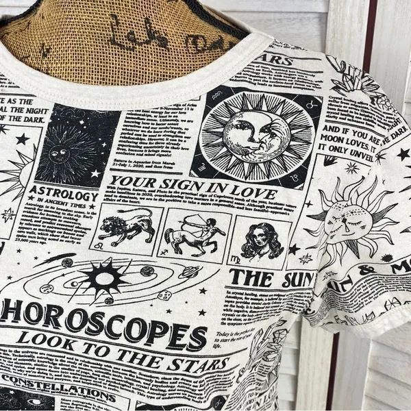 Vibe N Astrology Horoscope Crop Tee Shirt‎ Cream Black Medium - Image 5