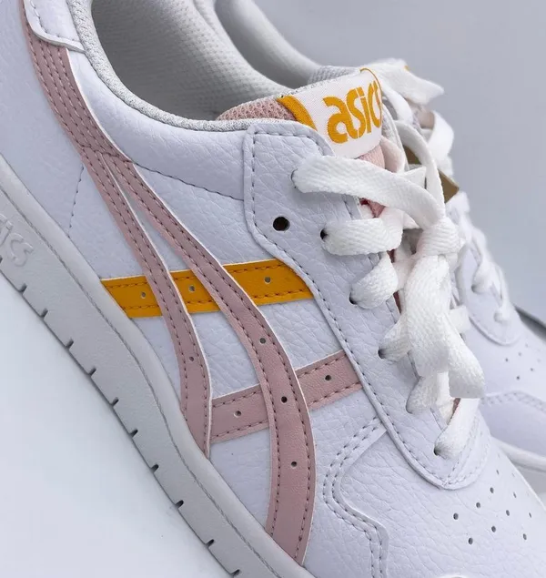 ASICS low-top lightweight comfortable sneakers with striped detail - Image 4