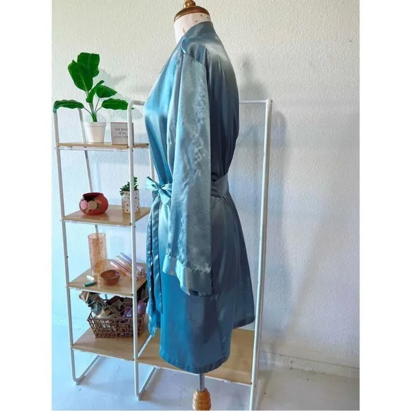 Ice Blue Grey Morgan Taylor Satin Robe Sz Medium - Image 3