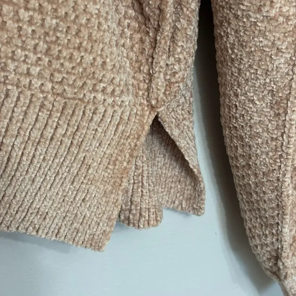 NEW Francesca’s Harper Heritage Chenille Knit Crop V-Neck Tan Sweater - Size M - Image 8