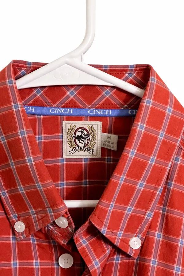 Cinch men’s L/S classic fit medallion button down shirt red size medium - Image 4