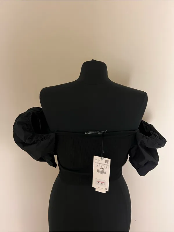 Zara Black Off-Shoulder Puff Sleeve Crop Top NWT - Image 2