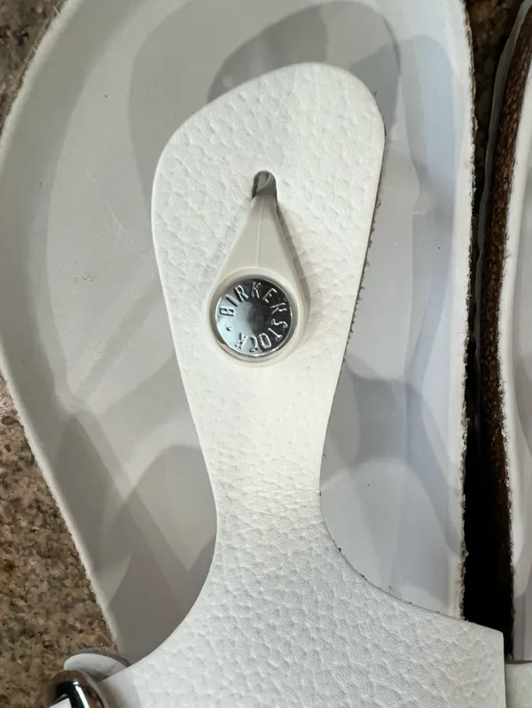 Birkenstock Gizeh Big Buckle White Leather Sandals Women’s 8 EU 39 Regular NIB - Image 14