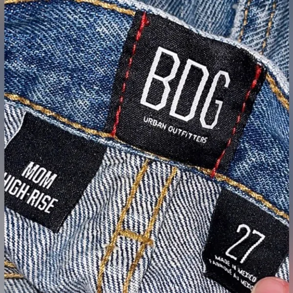 BDG Mom High-Rise Jean Shorts - Image 3