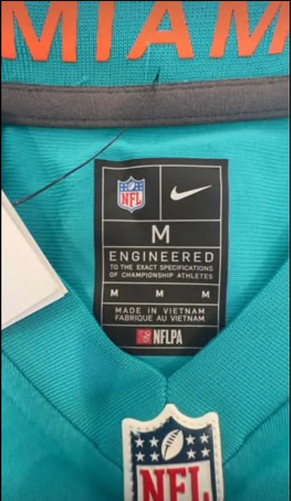 Nike Miami Dolphins Tyreek Hill Jersey Size Youth Medium - Image 3